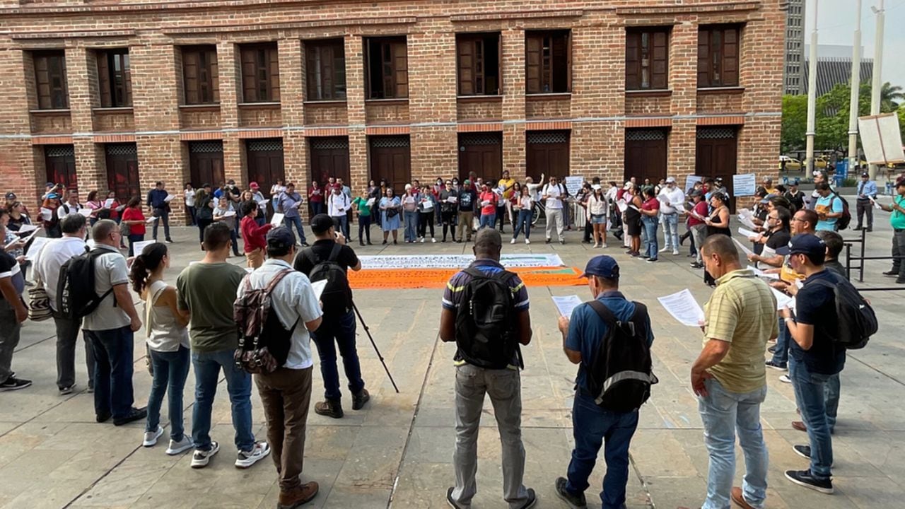 Profesores de Medellín protestan este 3 de febrero contra la Alcaldía.