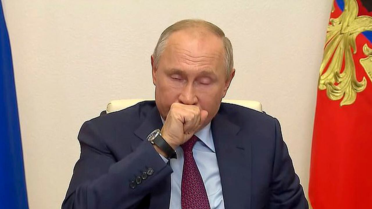 El ataque de tos de Vladimir Putin que obligó a su equipo a editar varias imágenes