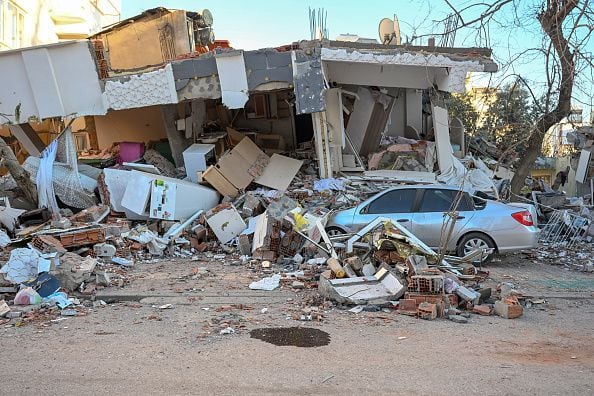 La devastación causada por el terremoto que sacudió Turquía y Siria el pasado 6 de febrero. Imagen de un edificio colapsado en Adiyaman, Turquía.