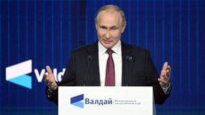 El presidente de Rusia, Vladimir Putin, participa en la reunión del club de discusión de Valday.