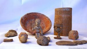 Comprados en un mercadillo en 2003, estos antiguos artefactos mayas se devuelven ahora a Guatemala y México.