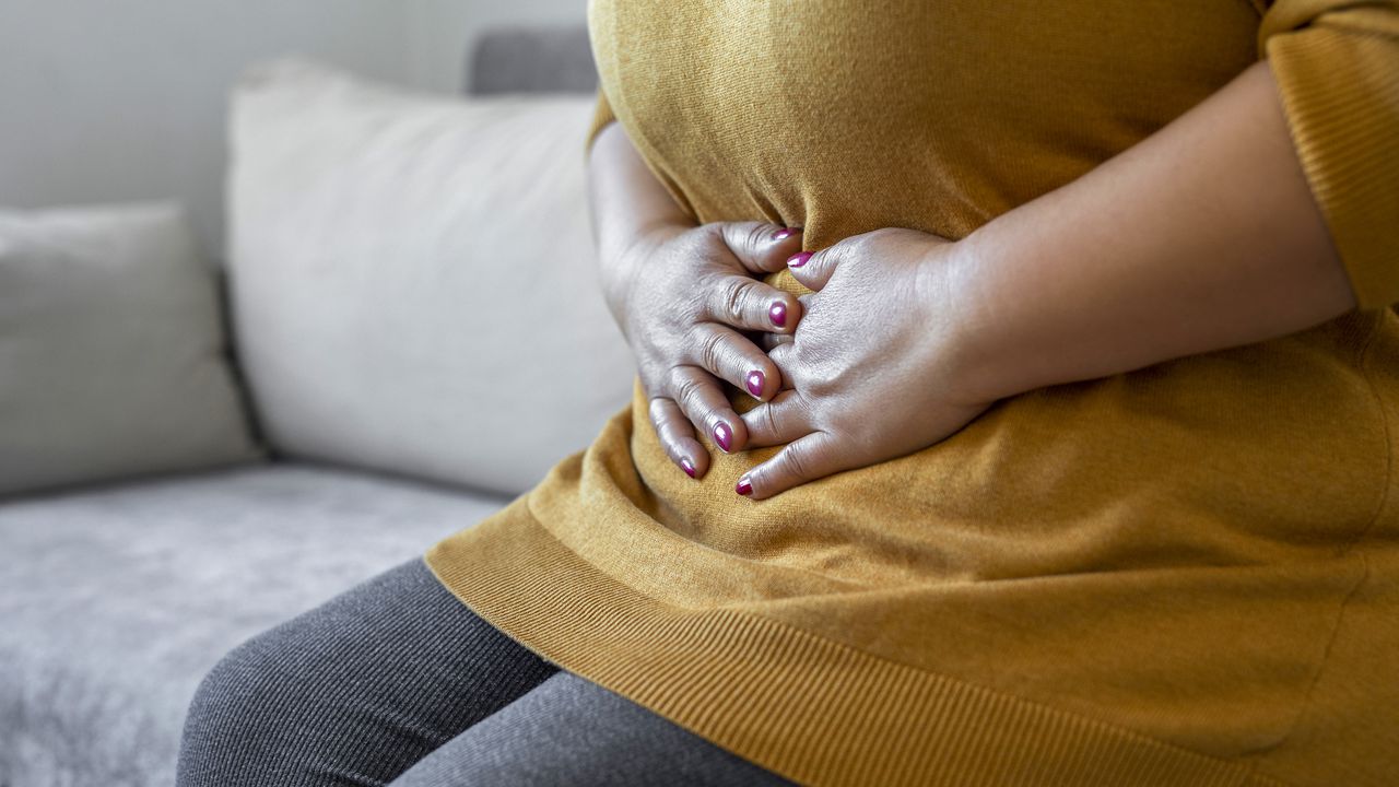 Una buena alimentación puede ayudar a reducir el riesgo de padecer cáncer de colon.