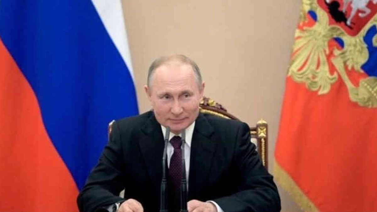 El presidente ruso dijo que la aprobación abre el camino para el uso masivo de la vacuna.