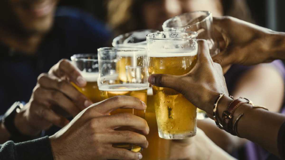 Hay escasez de cerveza en el país durante esta época de fin de año. Foto: GettyImages.