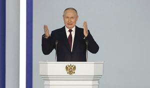 El discurso del presidente ruso, Vladimir Putin, fue aplaudido por quienes lo acompañaron en el centro de convenciones en Moscú