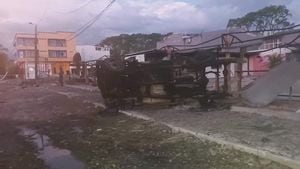 Un muerto y 20 heridos saldo de atentado con carro bomba en Saravena