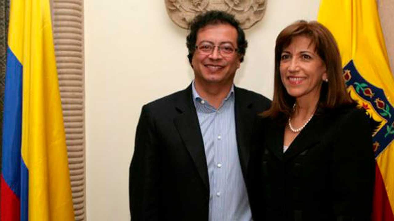 El presidente Gustavo Petro y Martha Lucía Zamora, exdirectora de la Agencia Nacional de Defensa Jurídica del Estado, el 16 de agosto de 2022