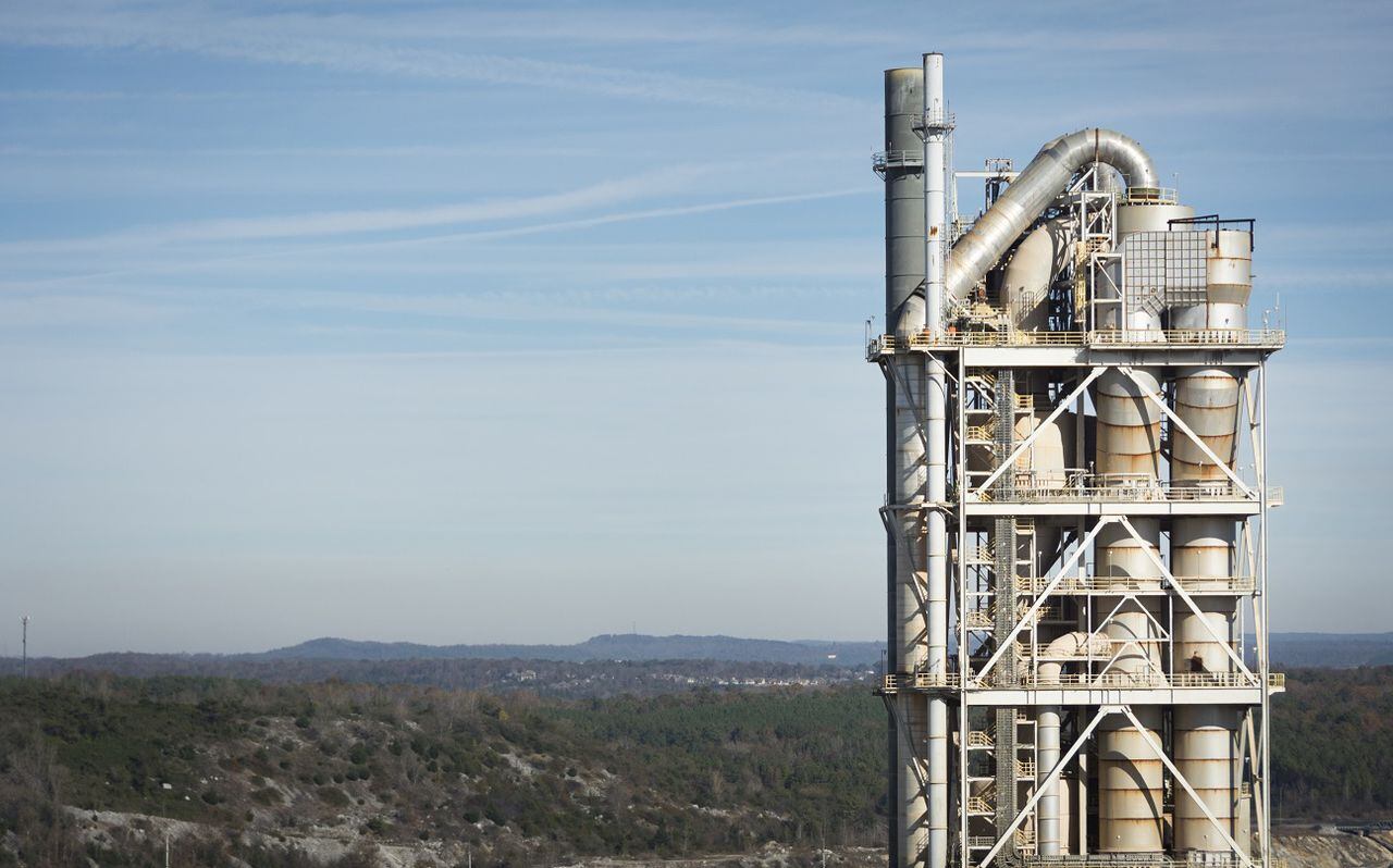 La planta ubicada en Roberta, Alabama, y sus terminales en Wilmington, Statesville y Durham convertirán su producción a Portland Limestone Cement (PLC) tipo IL para finales del segundo trimestre de 2022. Foto: Cementos Argos