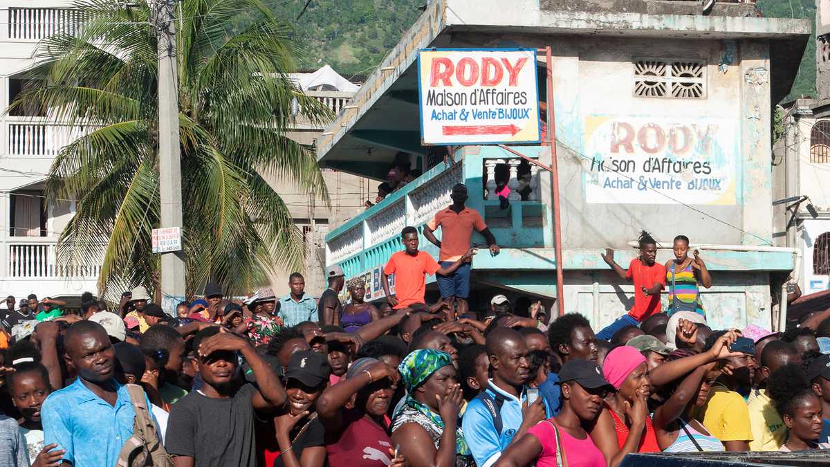 En Imágenes : Aumenta el número de muertos en la explosión de un camión en Haití