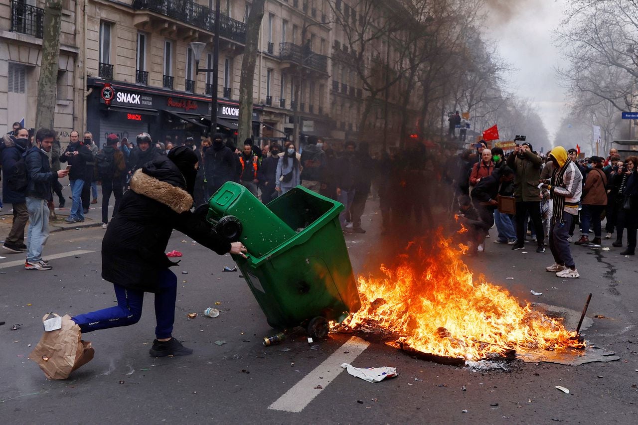 En imágenes :  décimo día protestas en Francia