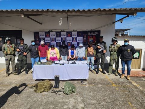 Ejército Nacional, en coordinación con Policía, captura a 6 extorsionistas en Cundinamarca.