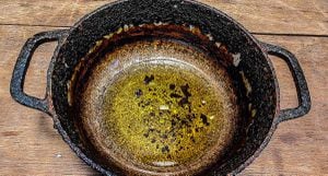 Durante la fritura el aceite de cocina sufre alteraciones químicas y físicas que lo convierten en un producto no apto para el consumo humano.  Foto:  archivo/Unimedios. 