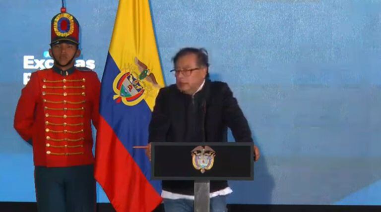 Presidente Petro llegó al acto de Excusas Públicas por ejecuciones extrajudiciales en Bogotá y Soacha