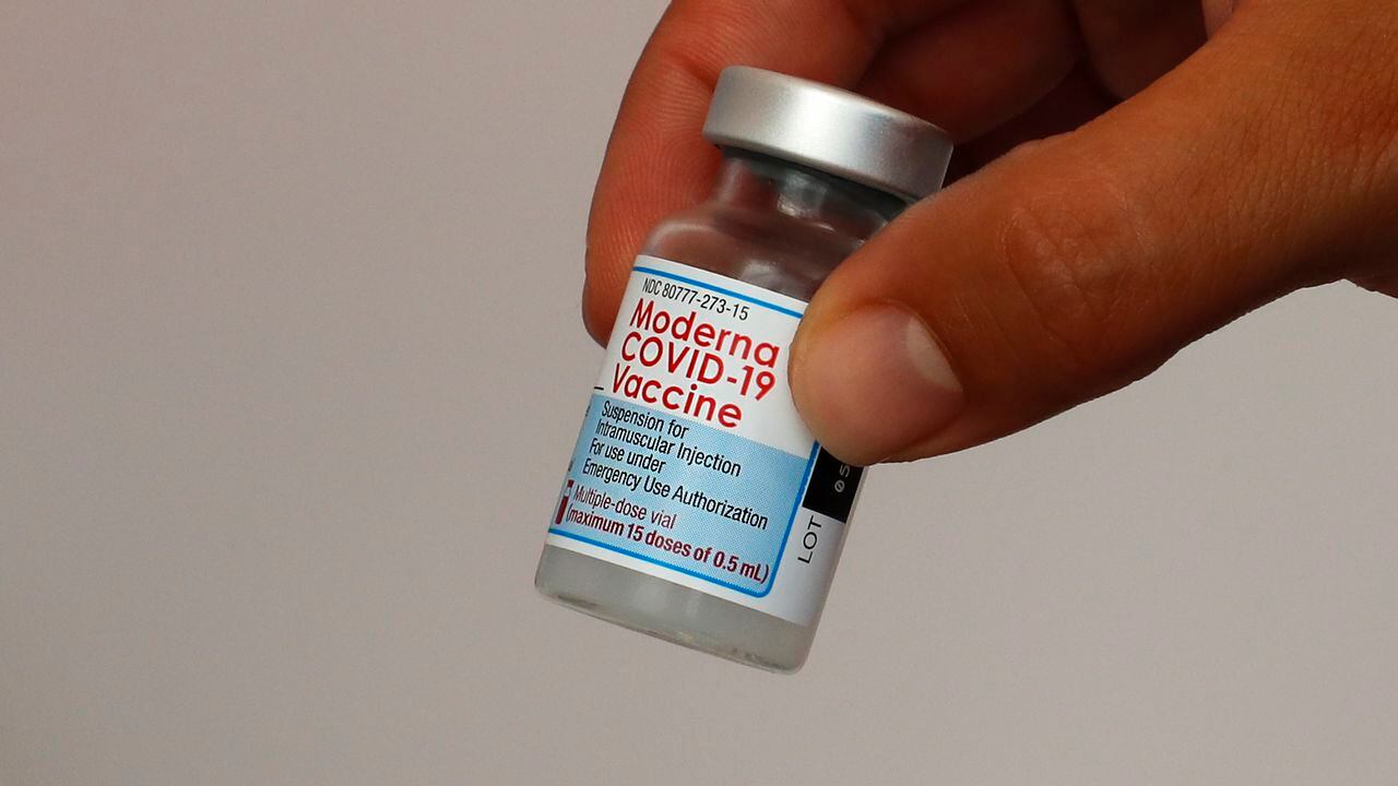 Vacuna de Moderna  contra covid-19 primeras dosis en Colombia
Bogota julio 28 del 2021
Foto Guillermo Torres Reina / Semana