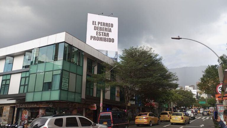 Polémico mensaje apareció en Medellín.