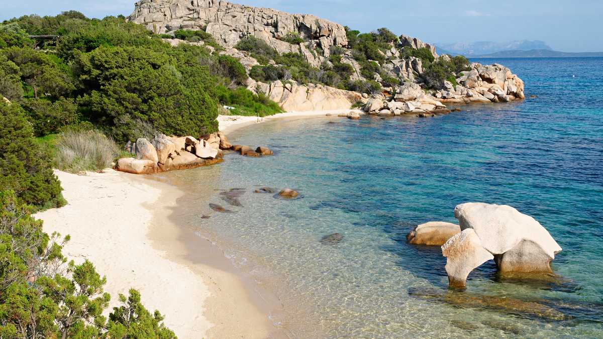 Isla italiana regala hasta 15 mil euros por ir a vivir a ella y con muchos lujos