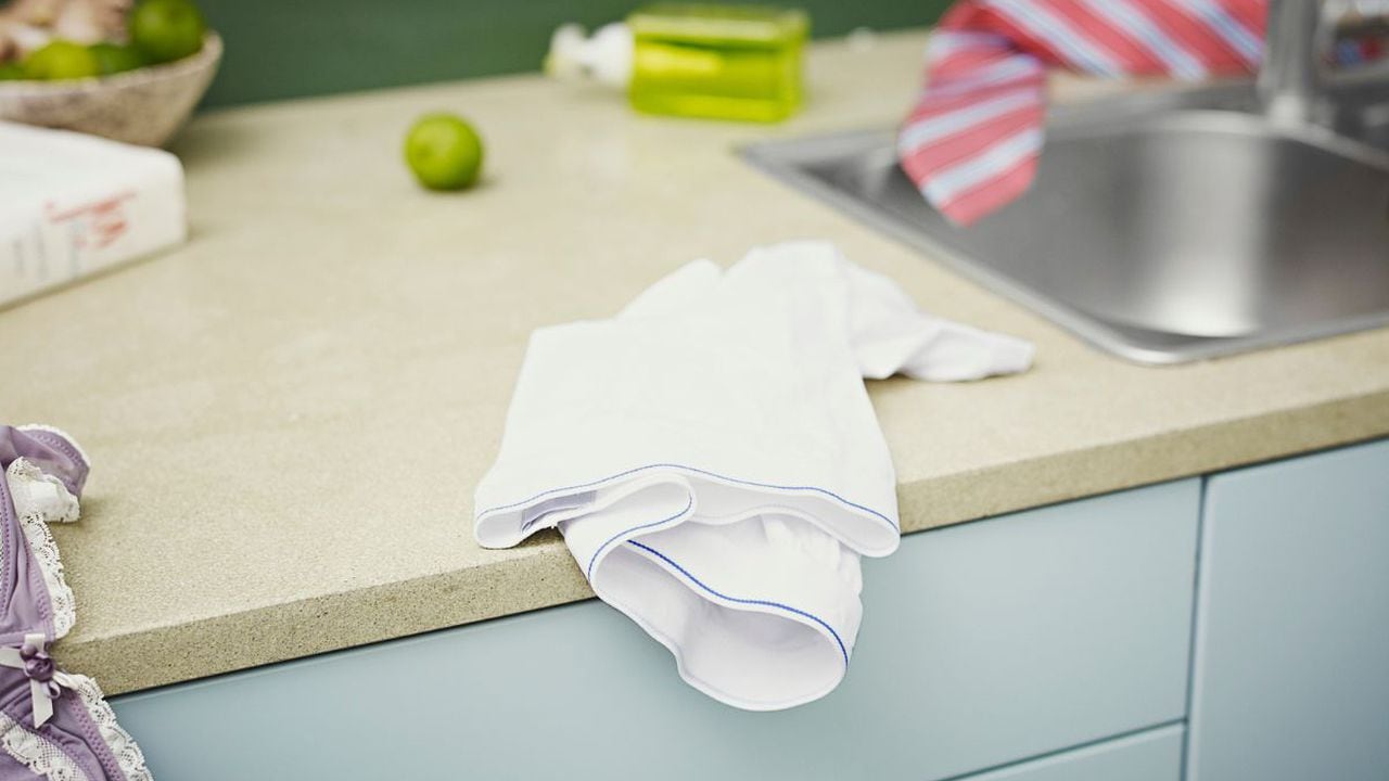 La Nación / Estos son los mejores trucos para eliminar las manchas de los  trapos de cocina