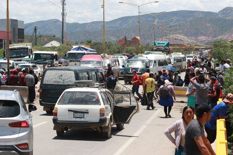 Miles de agricultores se sumaron a una protesta en apoyo al expresidente Evo Morales, inhabilitado por la justicia para las elecciones presidenciales de 2025.