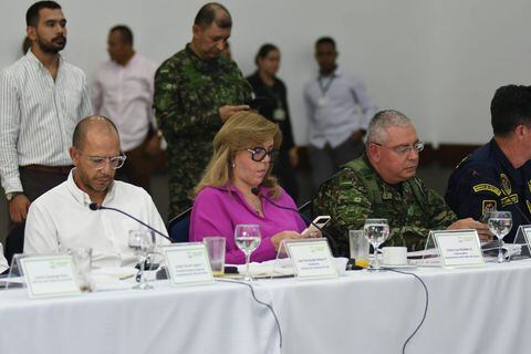 Consejo de seguridad en Cali con altos mandos y la gobernadora Clara Luz Roldán