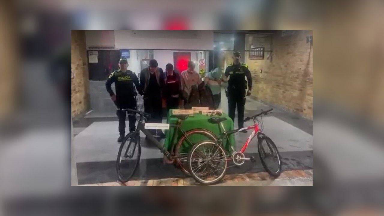 Capturados tras hurtar una bicicleta y demás elementos personales a una persona en Engativá