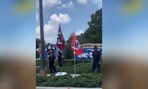 Nieta de creador del parque de Disney reacciona a protesta nazi en la puerta del lugar.