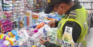 Dian y Polfa incautan juguetes de contrabando en Bogotá