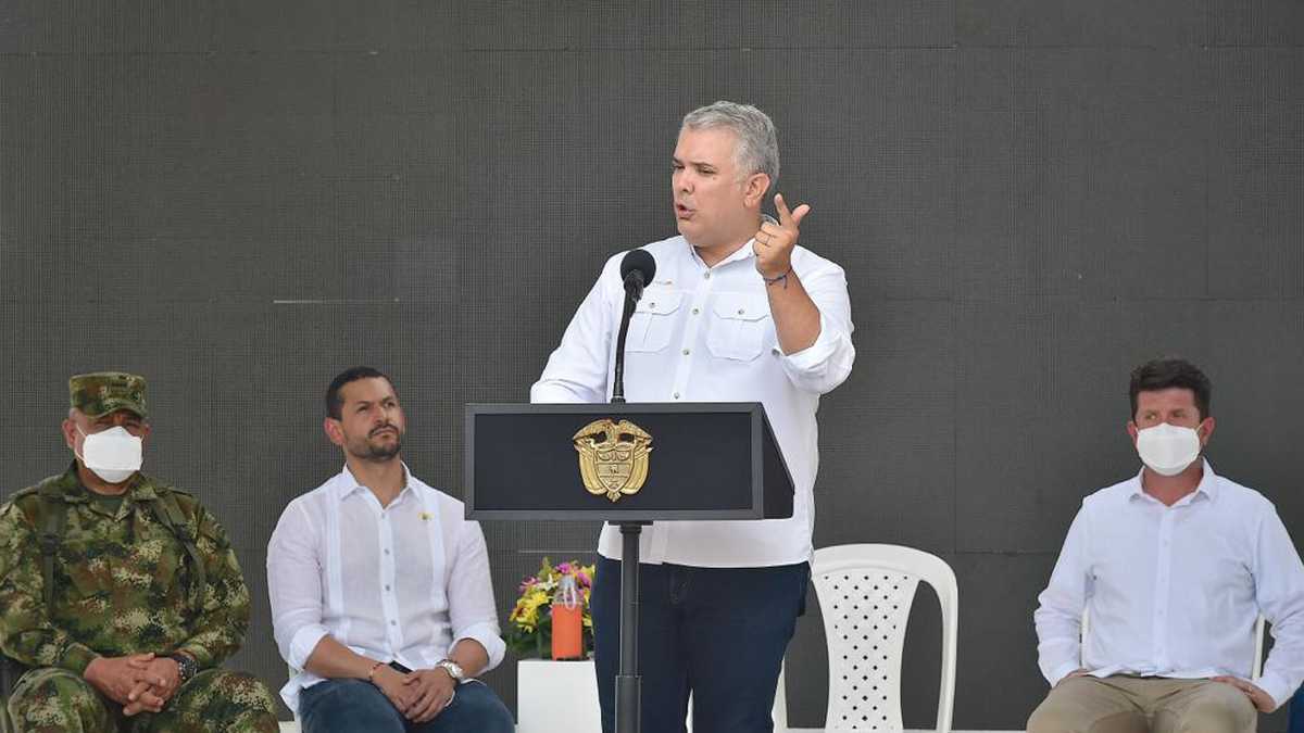 Iván Duque presidente de Colombia reveló cifras de ventas del segundo día sin IVA.