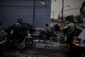 BOGOTA, COLOMBIA - 2 DE JUNIO: Granizo se ve después de fuertes lluvias en Bogotá, Colombia, el 2 de junio de 2021. (Foto de Juancho Torres / Agencia Anadolu a través de Getty Images)