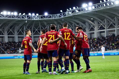 España gana 3-1 en Chipre y se afianza en el liderato de grupo