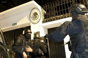 Ecuadorian police special forces attempt to break into the Mexican embassy in Quito to arrest Ecuador's former Vice President Jorge Glas, on April 5, 2024. Mexican President Andres Manuel Lopez Obrador ordered on April 5, 2024 the "suspension" of relations with Ecuador after Ecuadorian police raided the Mexican embassy in Quito to arrest former vice president Jorge Glas, who had received refuge. (Photo by ALBERTO SUAREZ / AFP)
