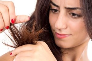El clavo de olor puede ayudar a fortalecer el cabello y a evitar su caída.