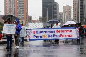 El movimiento Pacientes Colombia convocó a  jornada de movilizaciones en contra de la reforma a la salud propuesta por  el gobierno Petro.
Bogota marzo 9 del 2023
Foto Guillermo Torres Reina / Semana
