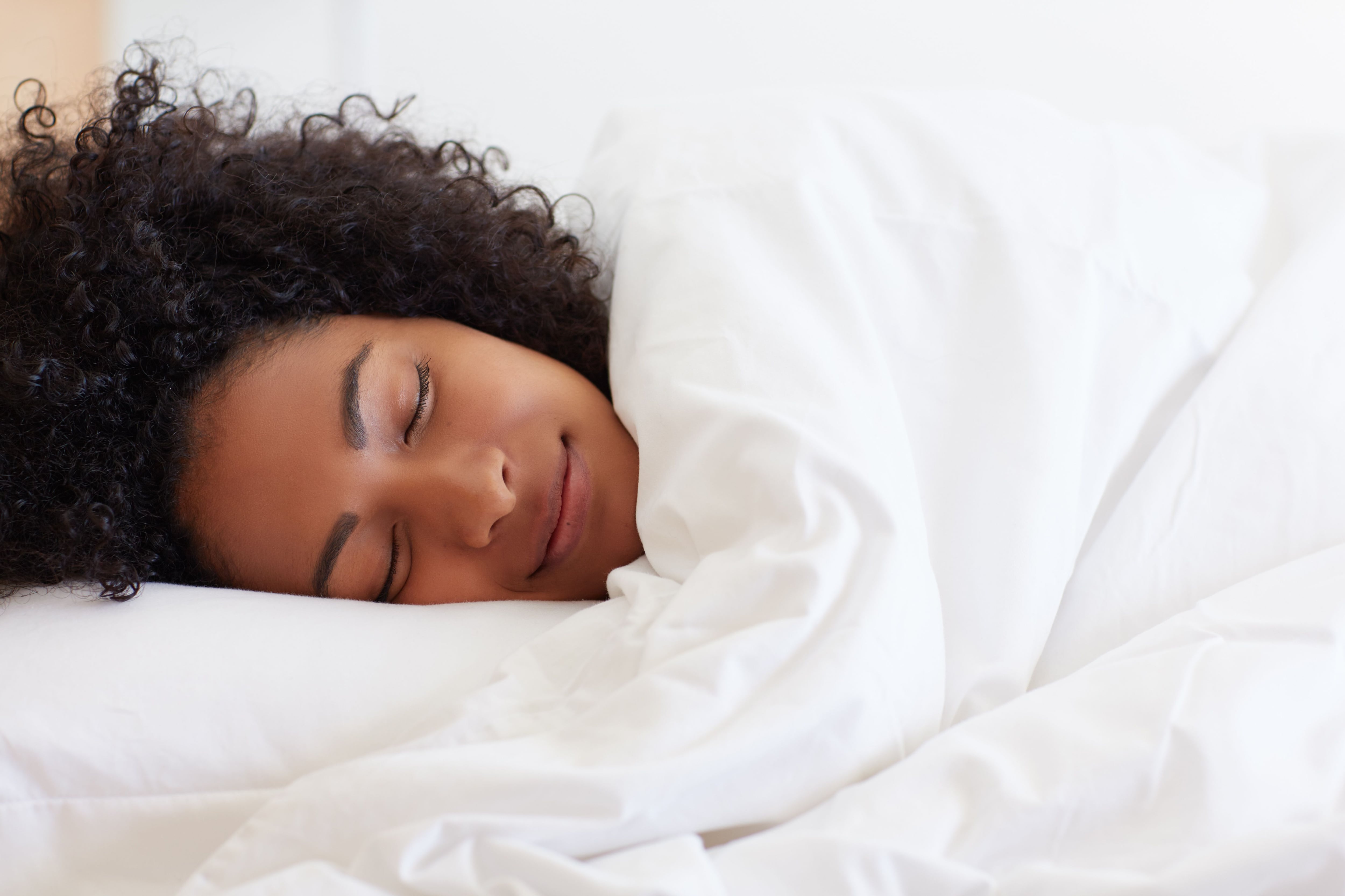 Harvard desvela la temperatura ideal para dormir bien cuando tienes más de  60 años