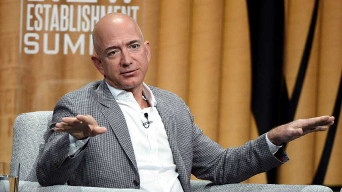 La fortuna de Jeff Bezos, el hombre más rico del mundo, disminuyó en US$3.400 millones.