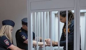 Brittney Griner seguirá detenida por las autoridades de Rusia