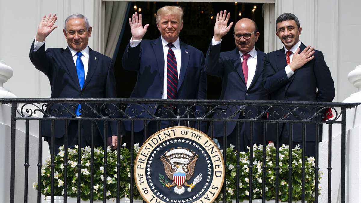 Israel, Emiratos Árabes y Baréin firmaron unos históricos acuerdos por los que establecen relaciones. La firma fue en Washington y con la presencia de Donald Trump.