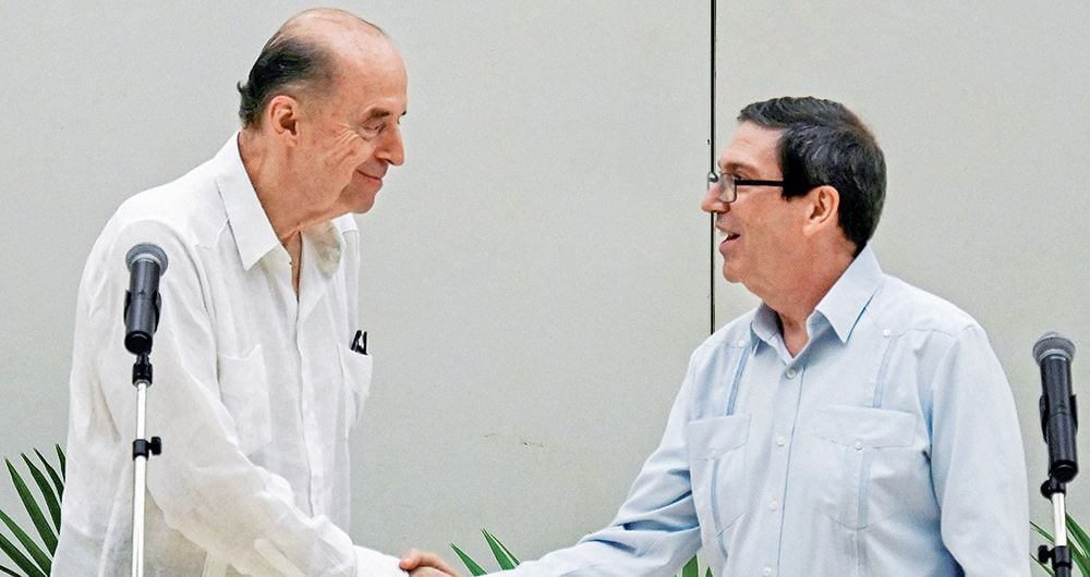  Los cancilleres de Colombia, Álvaro Leyva, y de Cuba, Bruno Rodríguez, han hecho acercamientos orientados a la paz.
