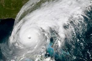 Esta imagen satelital GOES-East GeoColor, tomada el miércoles 28 de septiembre de 2022 y proporcionada por la Oficina Nacional de Administración Oceánica y Atmosférica de Estados Unidos, muestra el vórtice del huracán Ian acercándose a la costa suroccidental de Florida. (NOAA vía AP)