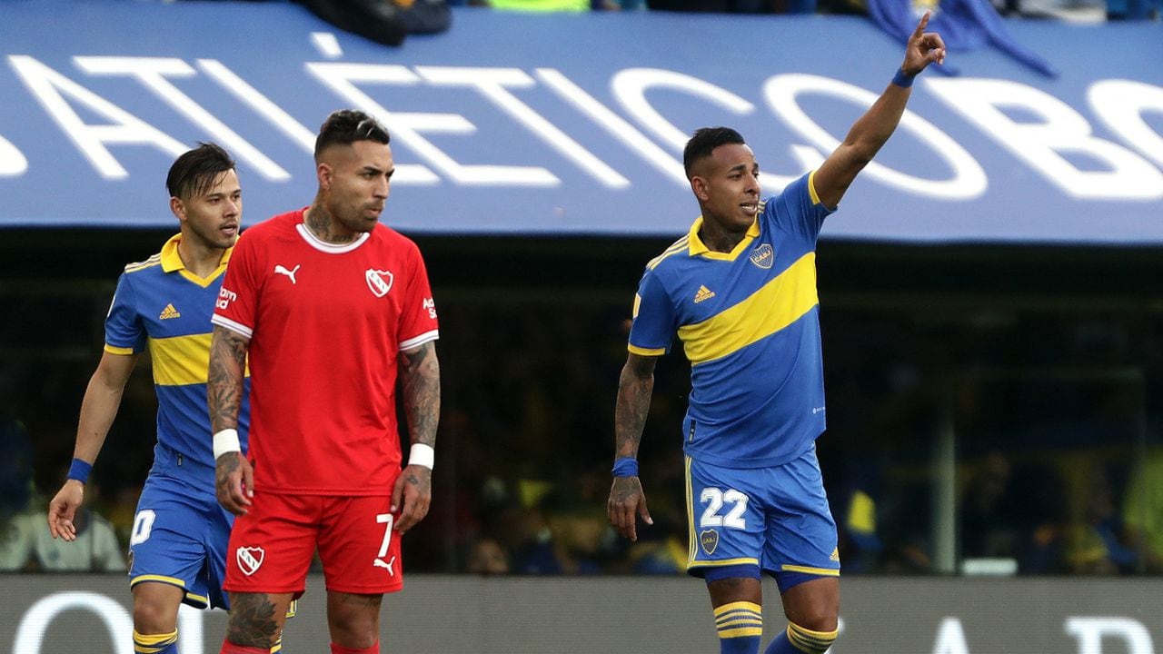 Boca Juniors' Colombian forward Sebastian Villa (R) celebrates after scoring the team's second goal against Independiente during their Argentine Professional Football League tournament match at La Bombonera stadium in Buenos Aires, on October 23, 2022.
AFP/ALEJANDRO PAGNI