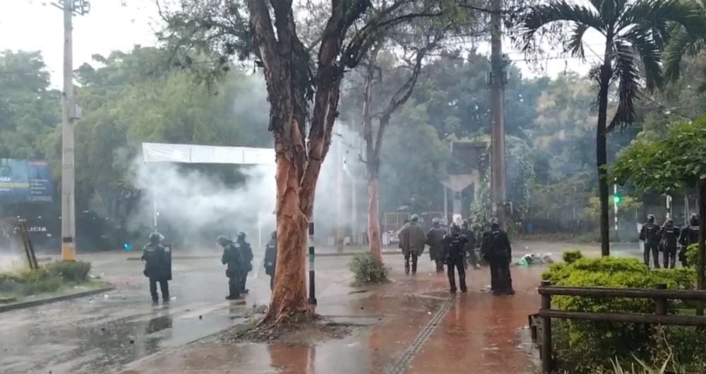 Protestas en Medellín dejan tres personas heridas.