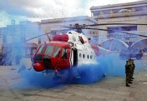 El helicóptero utilizado en la Operación Jaque , es exhibido en la conmemoración del Día de la Independencia en la Plaza de Bolivar en Bogotá. Colombia celebró los 201 años del "Día de la Independencia".