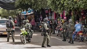 Operativos conjuntos de seguridad Policía y Ejército. Requisas.
Foto: Juan Carlos Sierra-Revista Semana.