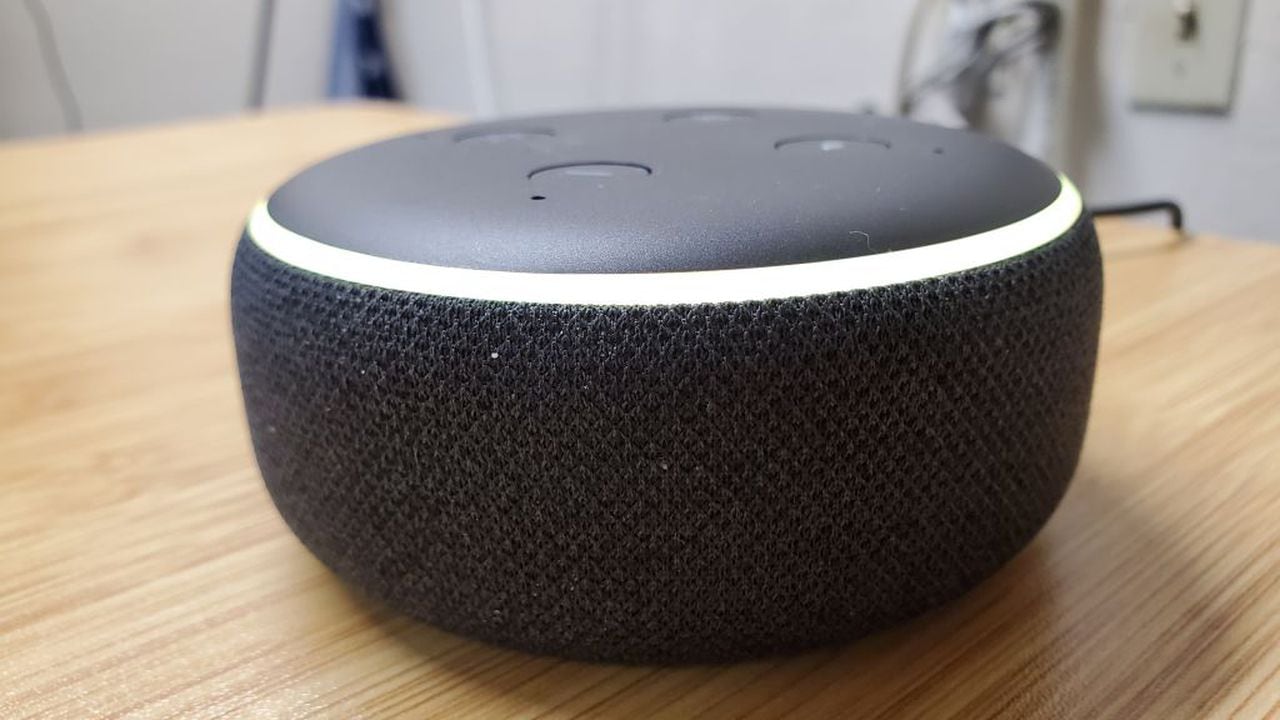 Alexa, el Asistente inteligente de Amazon y dispositivo rival del Google Home.