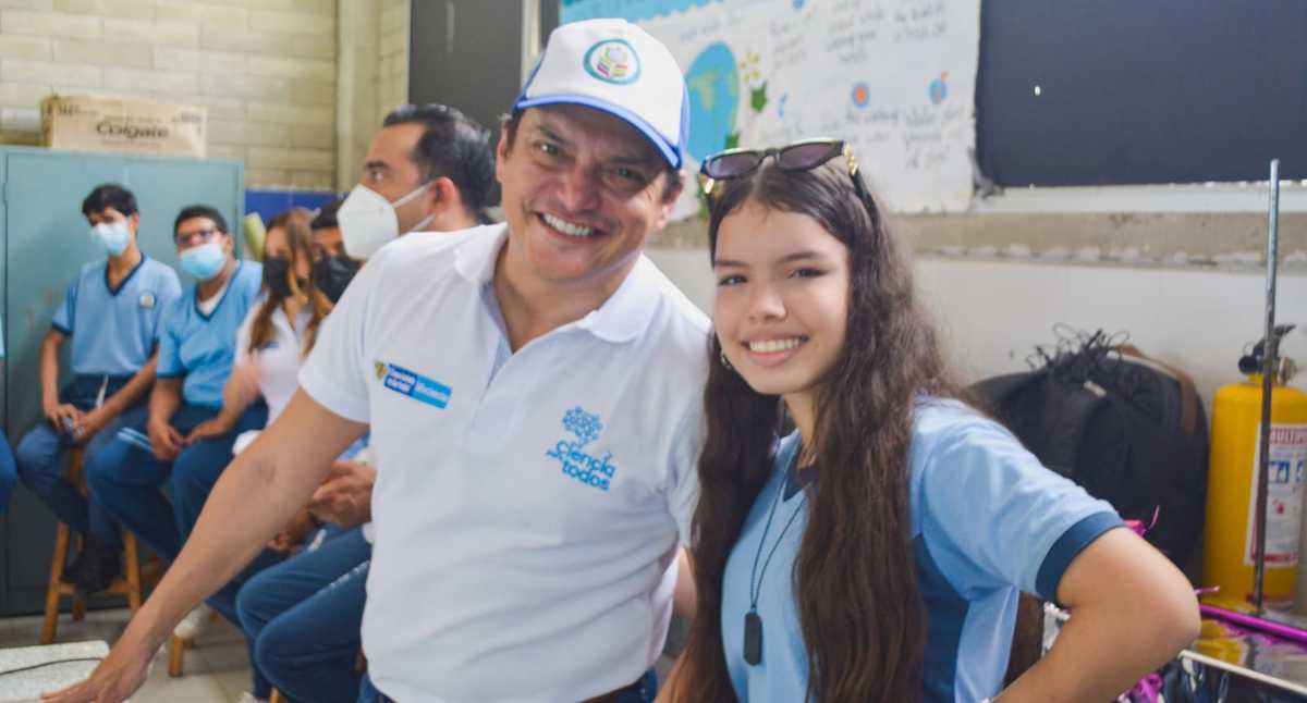 The Minister of Science visited a student from Barranquilla who will meet with NASA