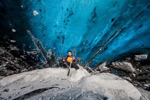 César Martínez, fotógrafo de naturaleza, lanza su libro número 47, ‘Cumbres Blancas: un homenaje a los glaciares colombianos’.