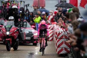 Rigoberto Urán no pudo cumplir su mejor contrarreloj en el inicio de Tour de Francia 2022