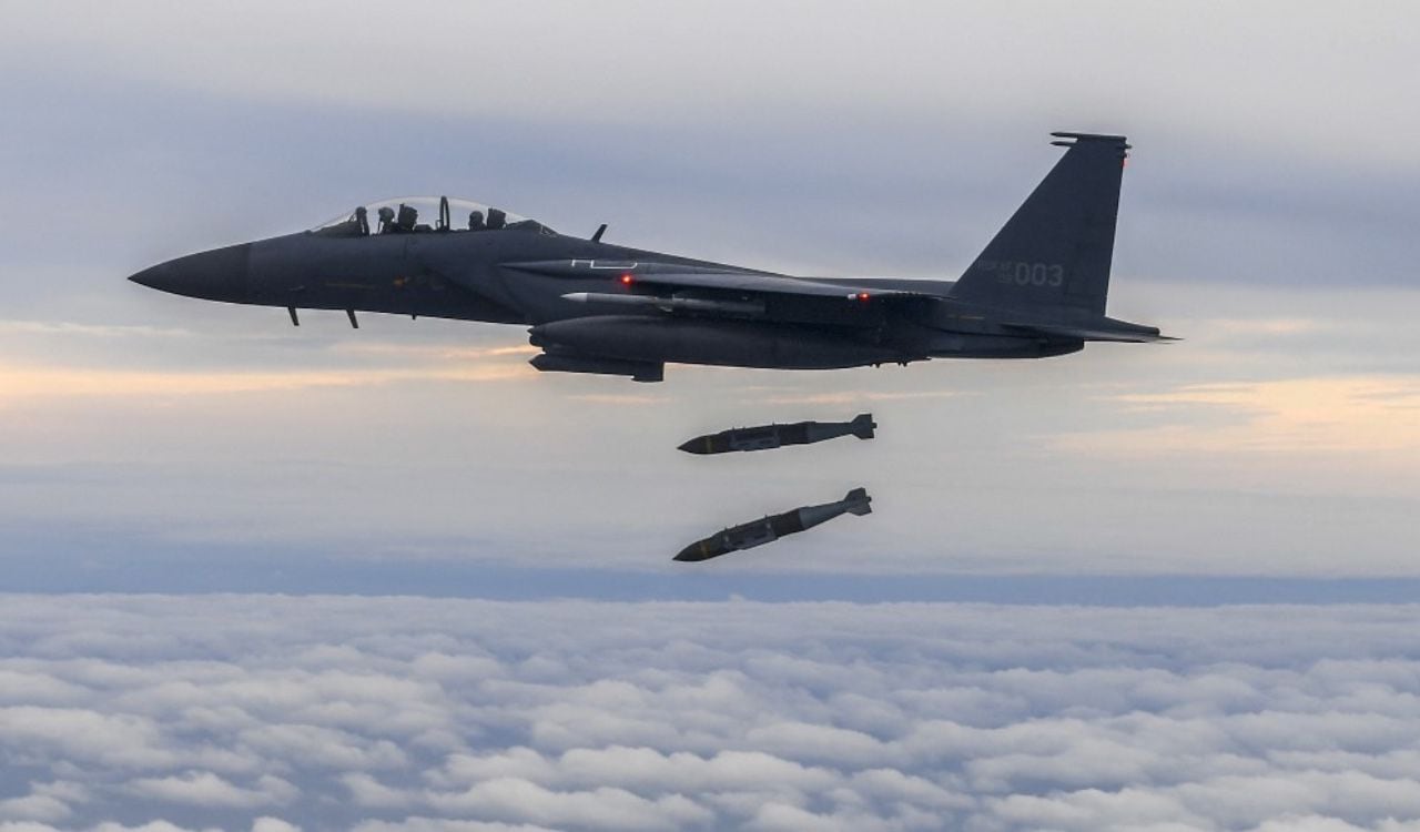 Corea del Sur hizo pruebas con sus aviones de combate F15, debido a los lanzamientos de misiles balísticos por parte de Corea del Norte