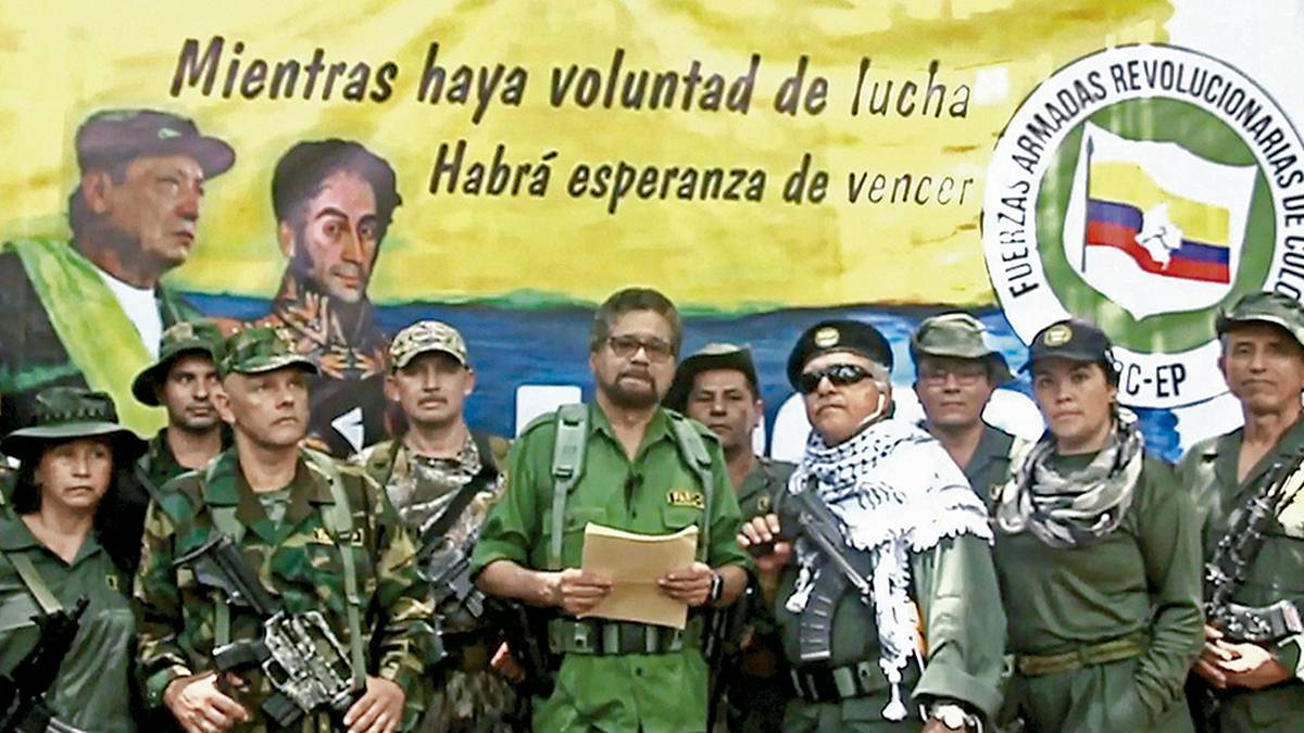 “Iván Márquez, Jesús Santrich, el Paisa, Romaña... son eso, no más es lo que son, narcotraficantes. Para que les quede claro a los colombianos y al mundo entero”, asegura el general Zapateiro.  