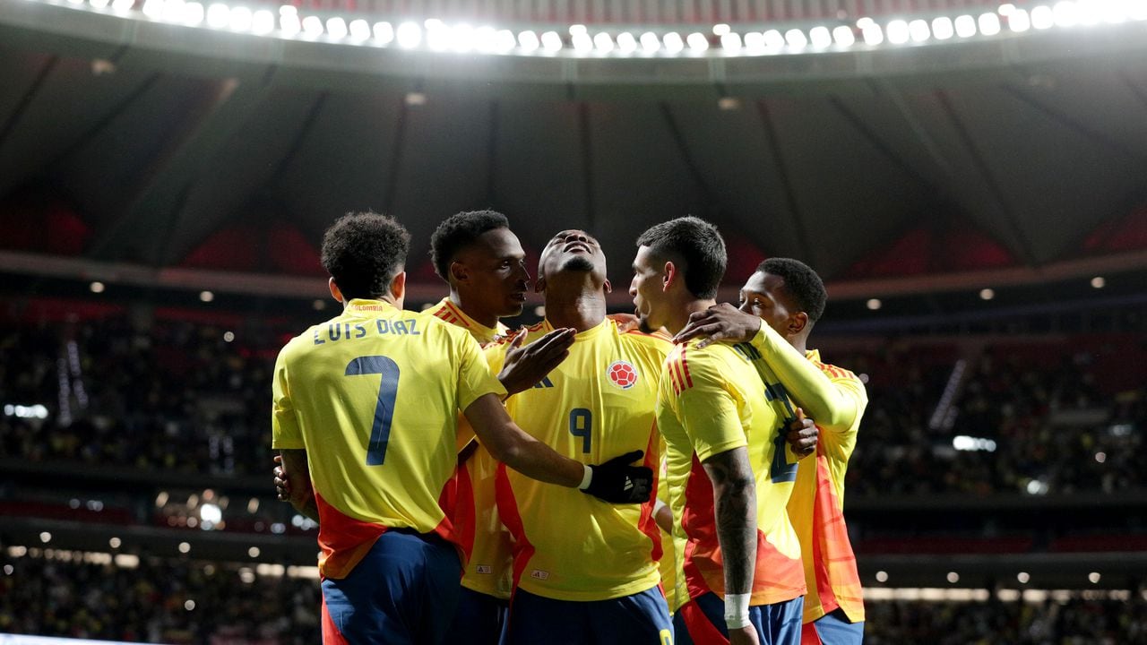 MADRID, SPAIN - MARCH 26: Jhon Cordoba of Colombia celebrates scoring his team's first goal with teammates during the international friendly match between Romania and Colombia at Civitas Metropolitan Stadium on March 26, 2024 in Madrid, Spain.  (Photo by Gonzalo Arroyo Moreno/Getty Images)