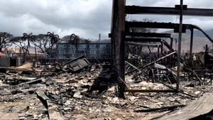 Una vista del daño causado por los incendios forestales en Lahaina, Maui, Hawái, EE. UU., 10 de agosto de 2023, en esta captura de pantalla obtenida de un video de las redes sociales. Senador Brian Schatz a través de Instagram/a través de REUTERS ESTA IMAGEN HA SIDO SUMINISTRADA POR UN TERCERO.